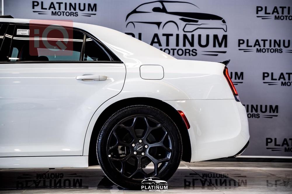 کرایسلەر 300